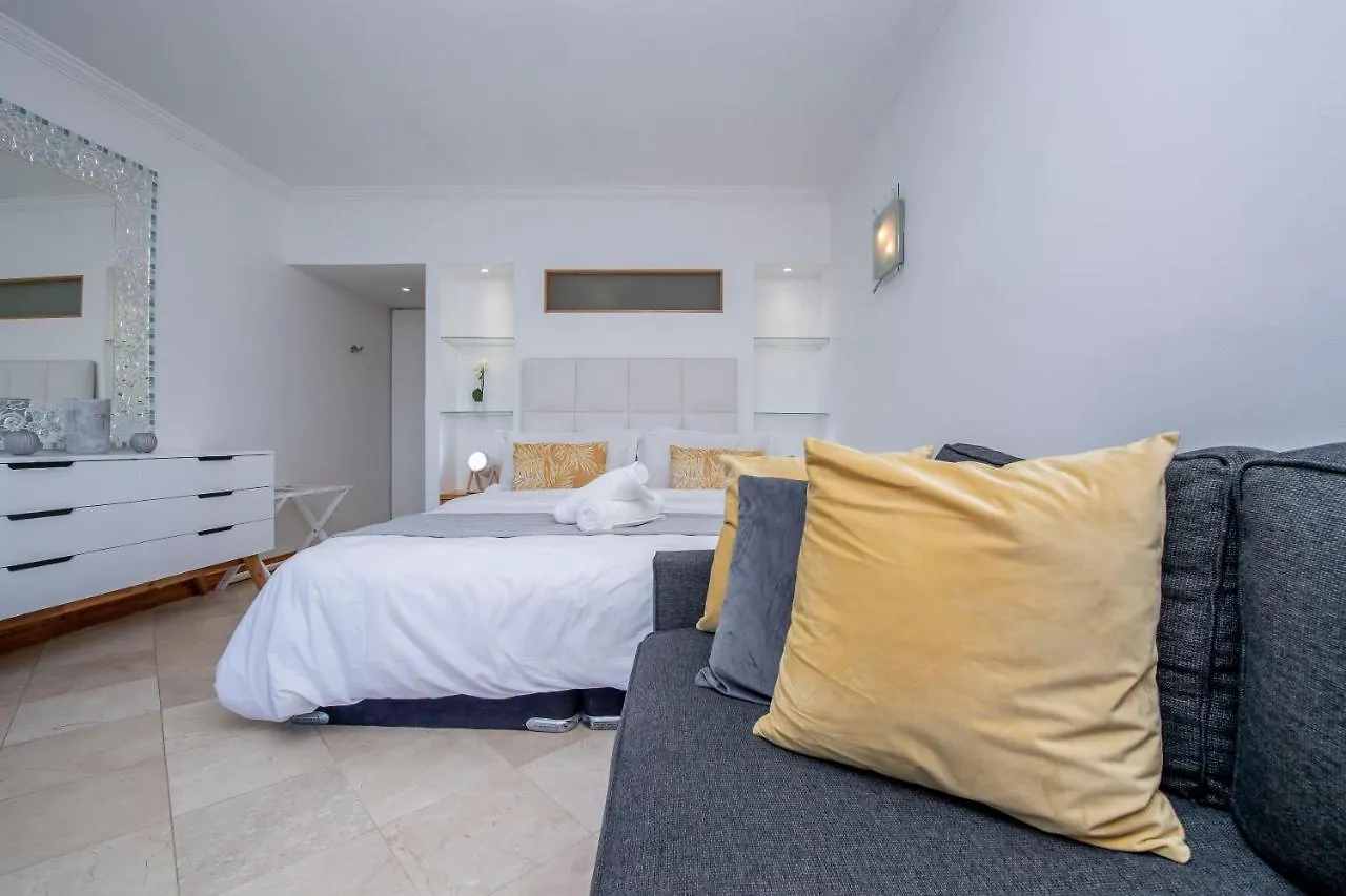 Clifton Beach Studio Apartment Cape Town